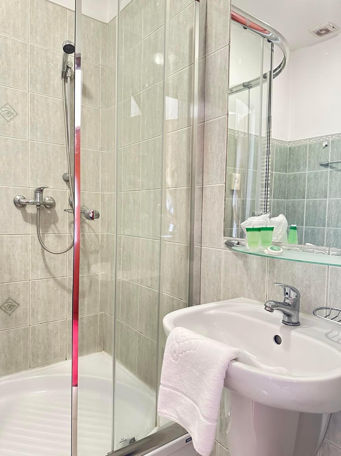 צ'סטוצ'ובה Hotel Sonex מראה חיצוני תמונה