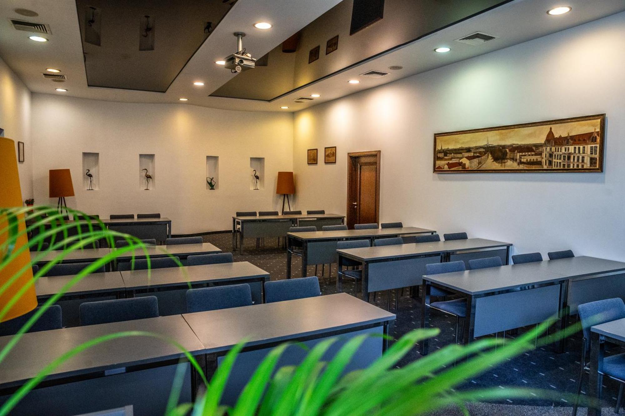 צ'סטוצ'ובה Hotel Sonex מראה חיצוני תמונה