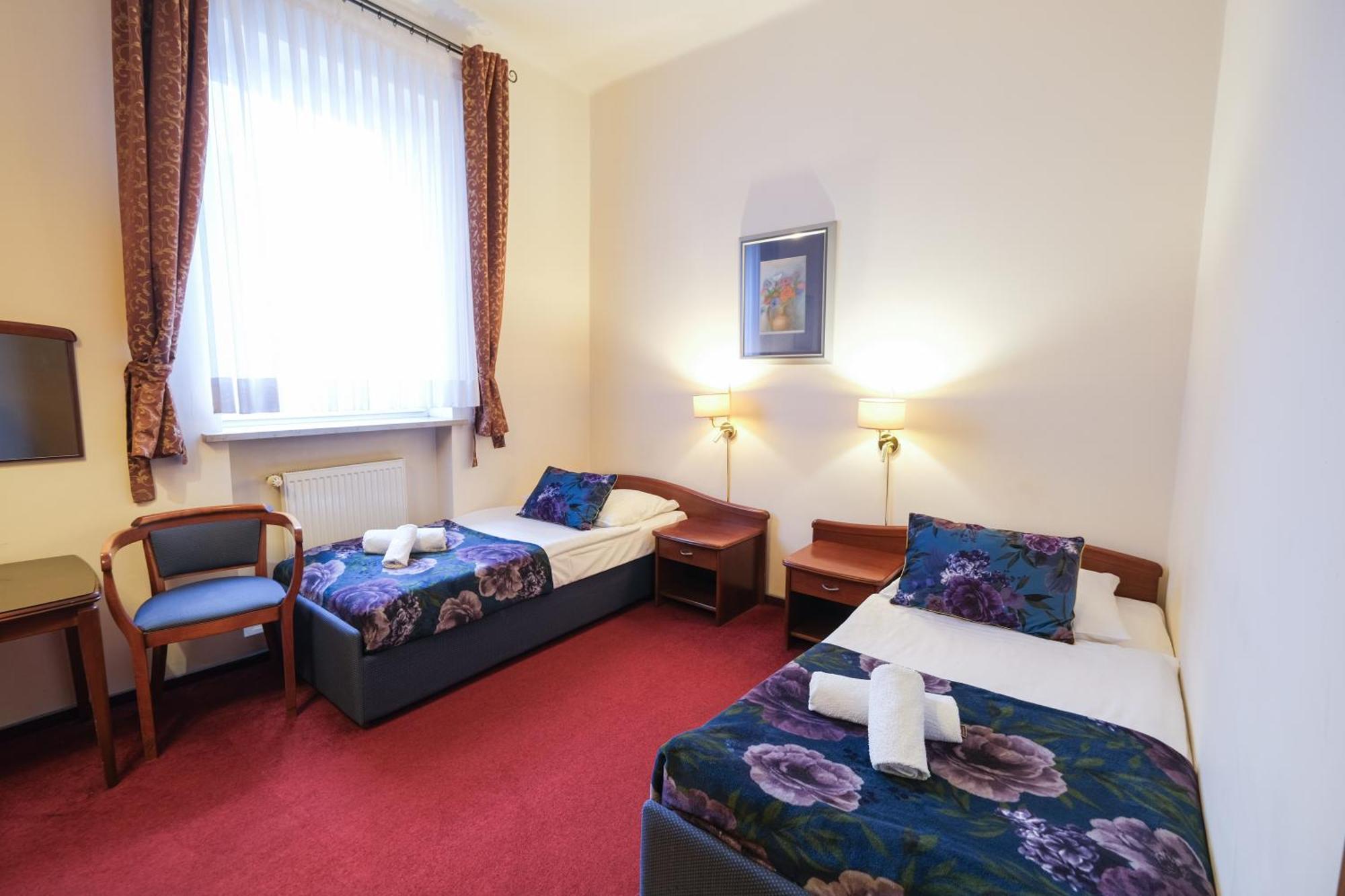 צ'סטוצ'ובה Hotel Sonex מראה חיצוני תמונה