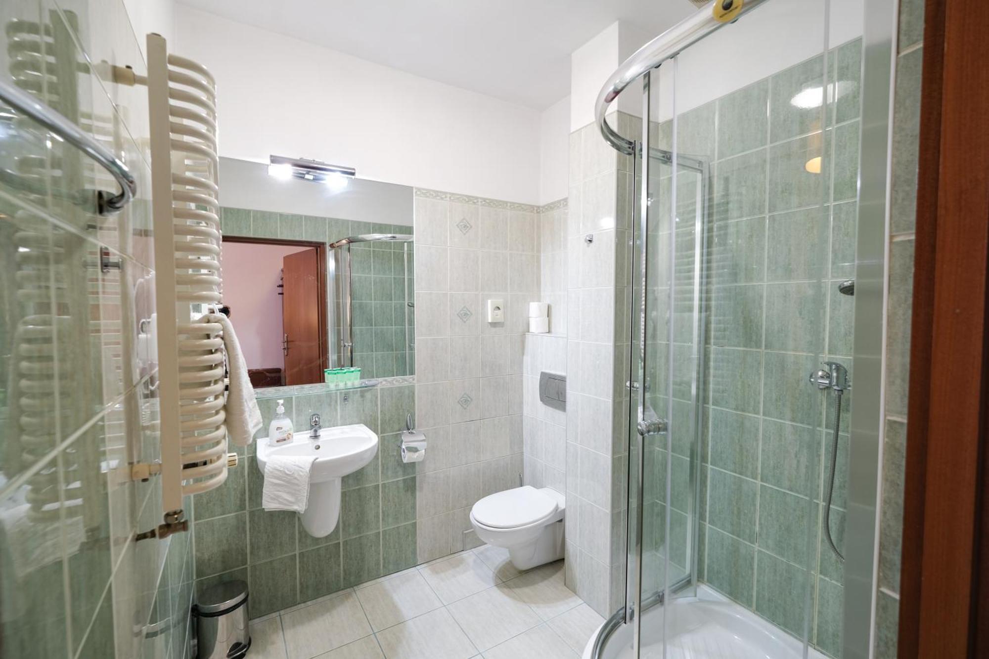 צ'סטוצ'ובה Hotel Sonex מראה חיצוני תמונה