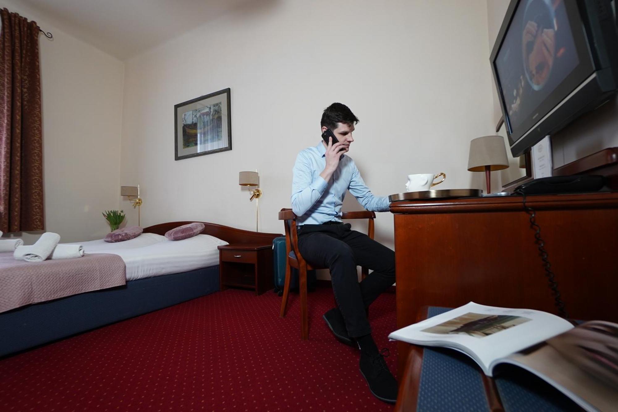 צ'סטוצ'ובה Hotel Sonex מראה חיצוני תמונה