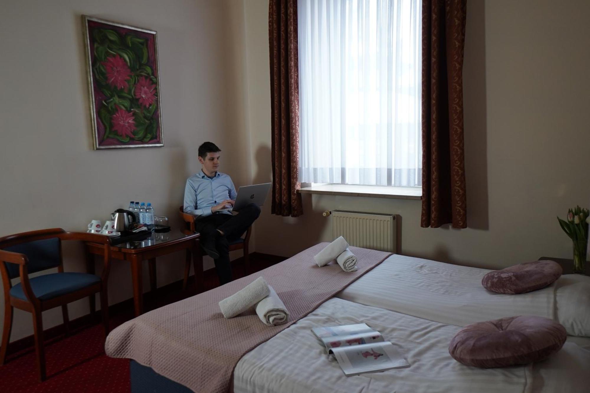 צ'סטוצ'ובה Hotel Sonex מראה חיצוני תמונה