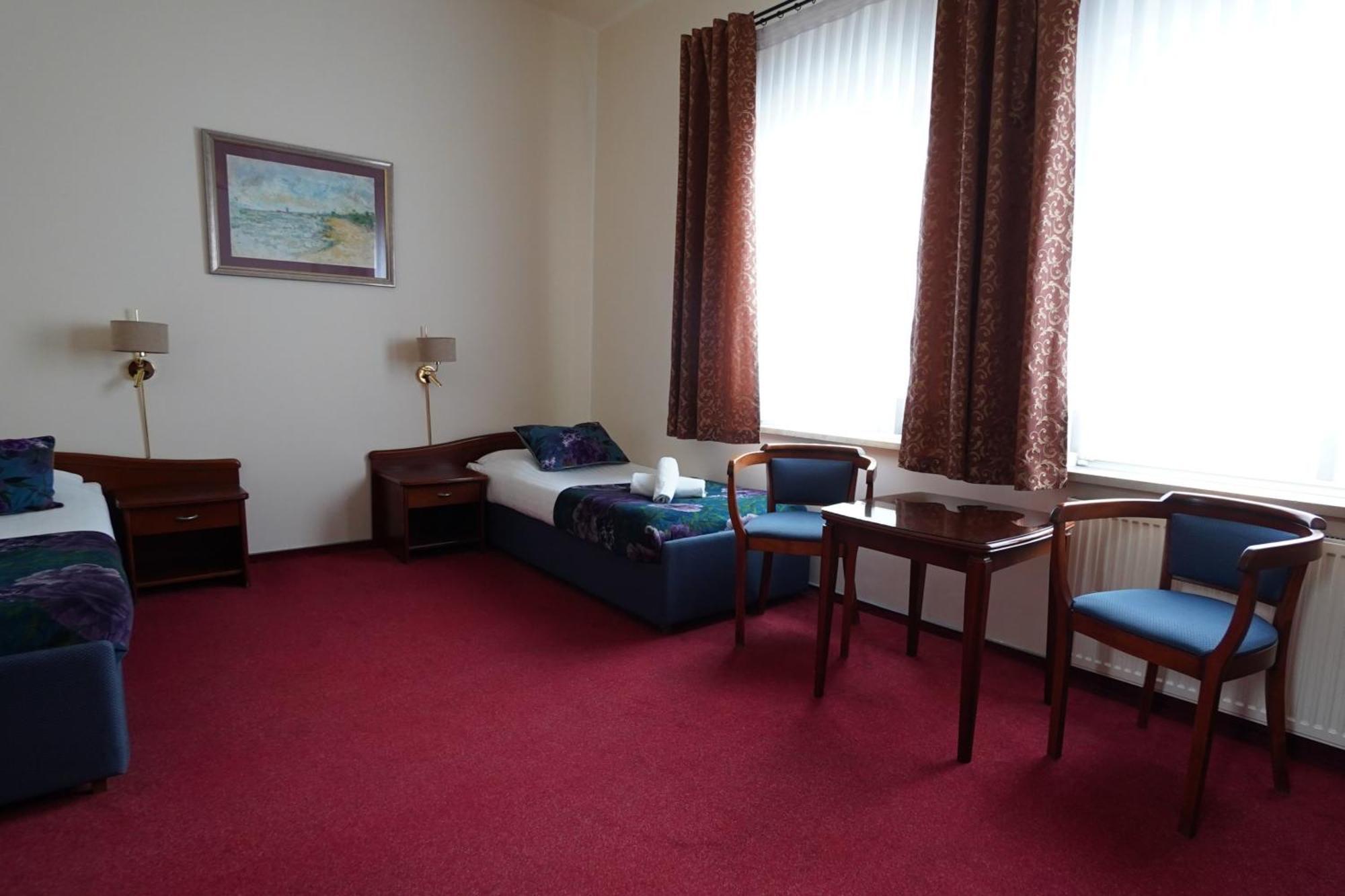 צ'סטוצ'ובה Hotel Sonex מראה חיצוני תמונה